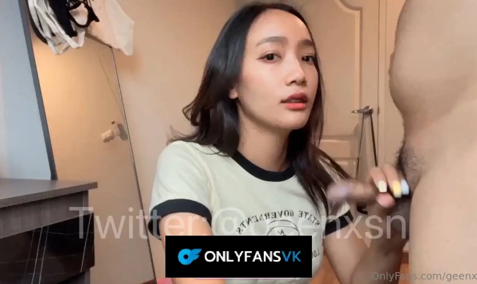 คลิปหลุดonlyfans vk geenxsn น้องกรีนจับควยผัวมาอมจนแข็ง แล้วจัดซอยหีให้รัวๆ อย่างเสียว กระแทกหีรัวๆจนครางเสียงหลง อย่างแจ่ม ลีลาอย่างเด็ด